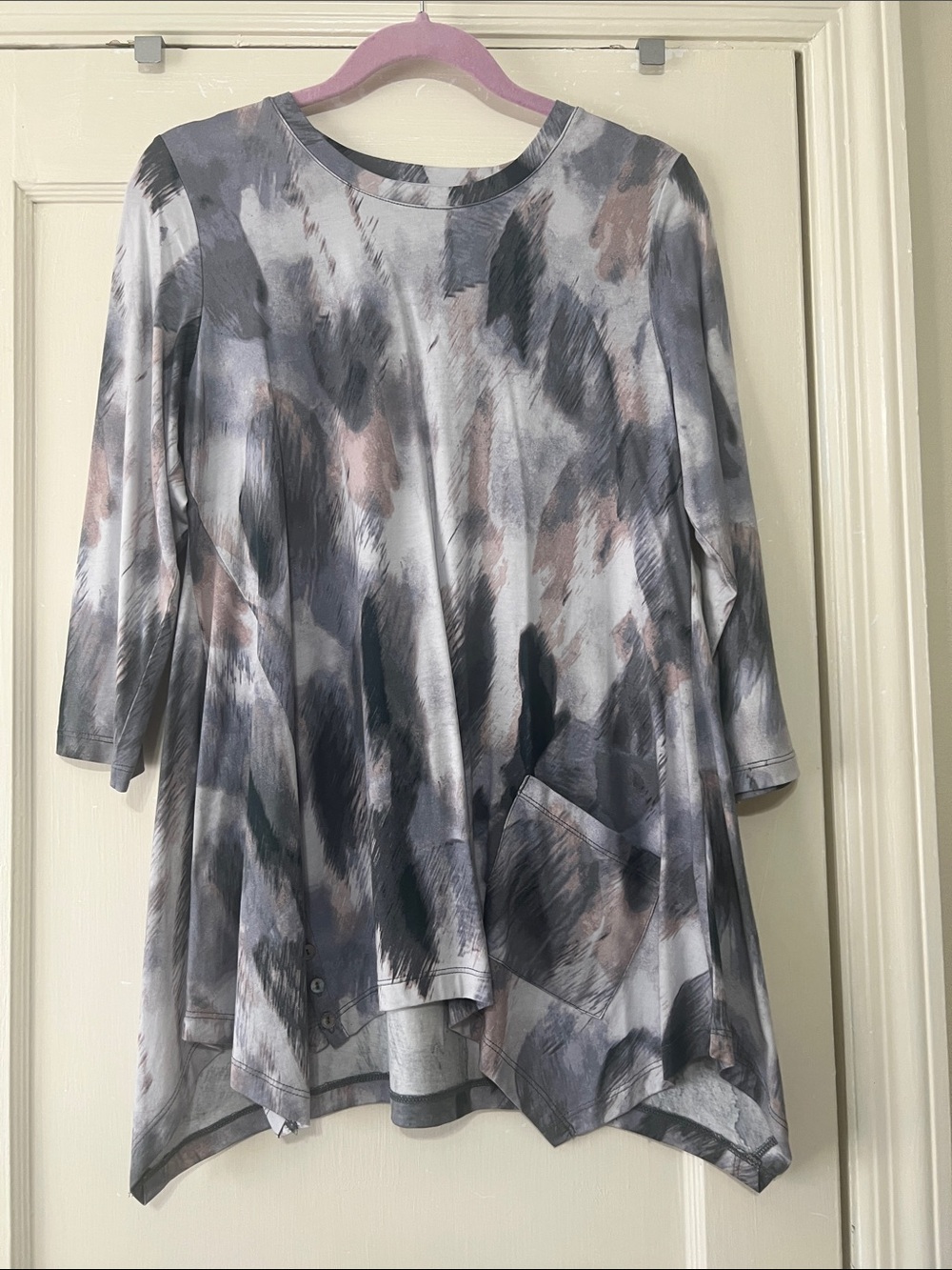LOGO Lori Goldstein Abstract Brushstroke Tunic Top - Gray & Blush